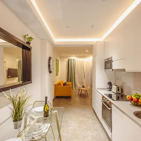 St Francis Apartments, Steps From The Sea 斯利马