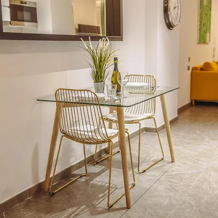 公寓 St Francis Apartments, Steps From The Sea