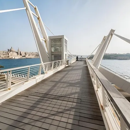 公寓 St Francis Apartments, Steps From The Sea *