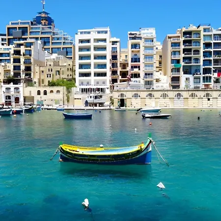 Lejlighed St Francis Apartments, Steps From The Sea *
