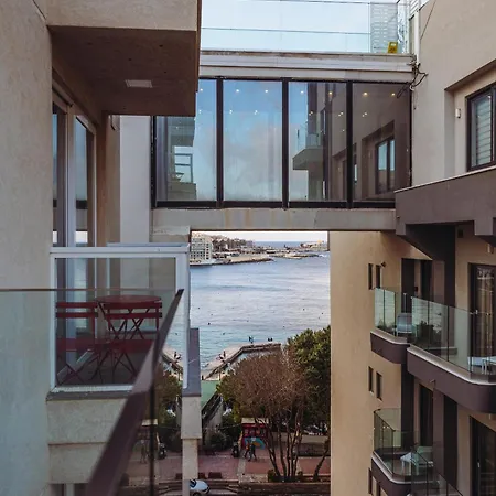 St Francis Apartments, Steps From The Sea * 斯利马