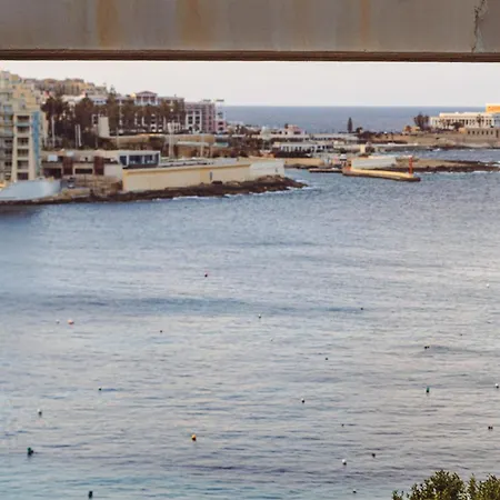 St Francis Apartments, Steps From The Sea Lejlighed