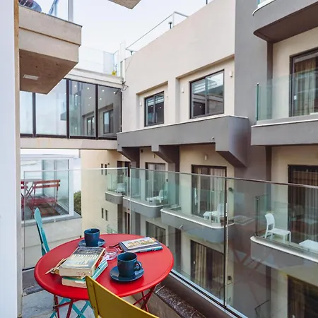 St Francis Apartments, Steps From The Sea Lejlighed *