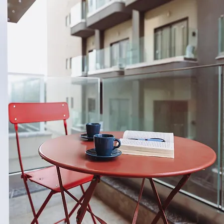 公寓 St Francis Apartments, Steps From The Sea